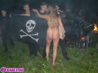 порно фотосессия Русские девчёнки разделись на байкер шоу фото-141.йпг