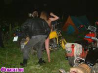 порно фотосессия Русские девчёнки разделись на байкер шоу фото-53.йпг