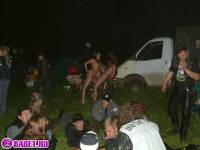 порно фотосессия Русские девчёнки разделись на байкер шоу фото-79.йпг