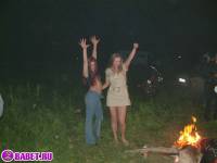 порно фотосессия Русские девчёнки разделись на байкер шоу фото-8.йпг